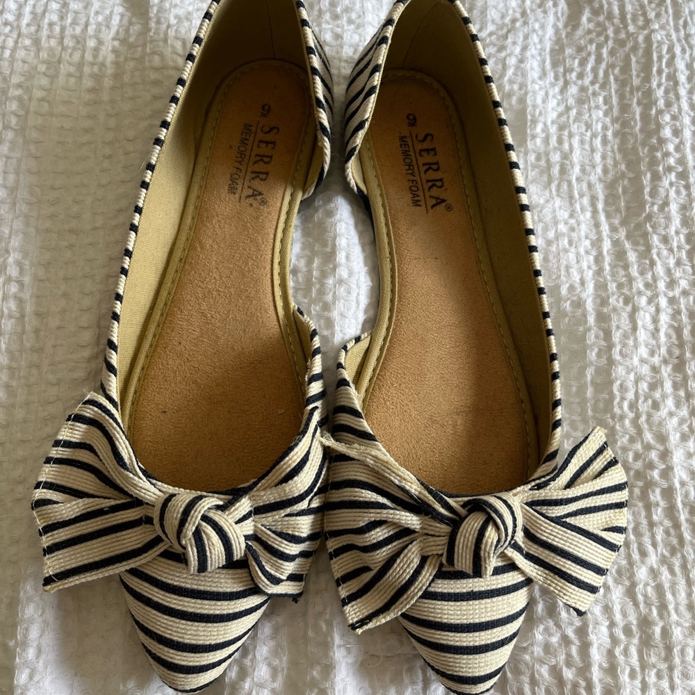Serra Memory Foam Flats with Bows in Blue and White | Size 9